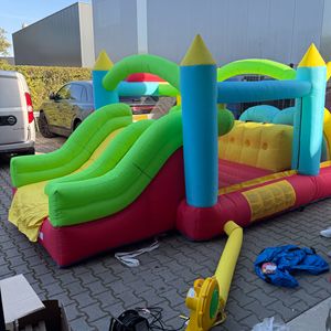 Groot opblaasbaar springkussen Groot opblaasbaar springkussen